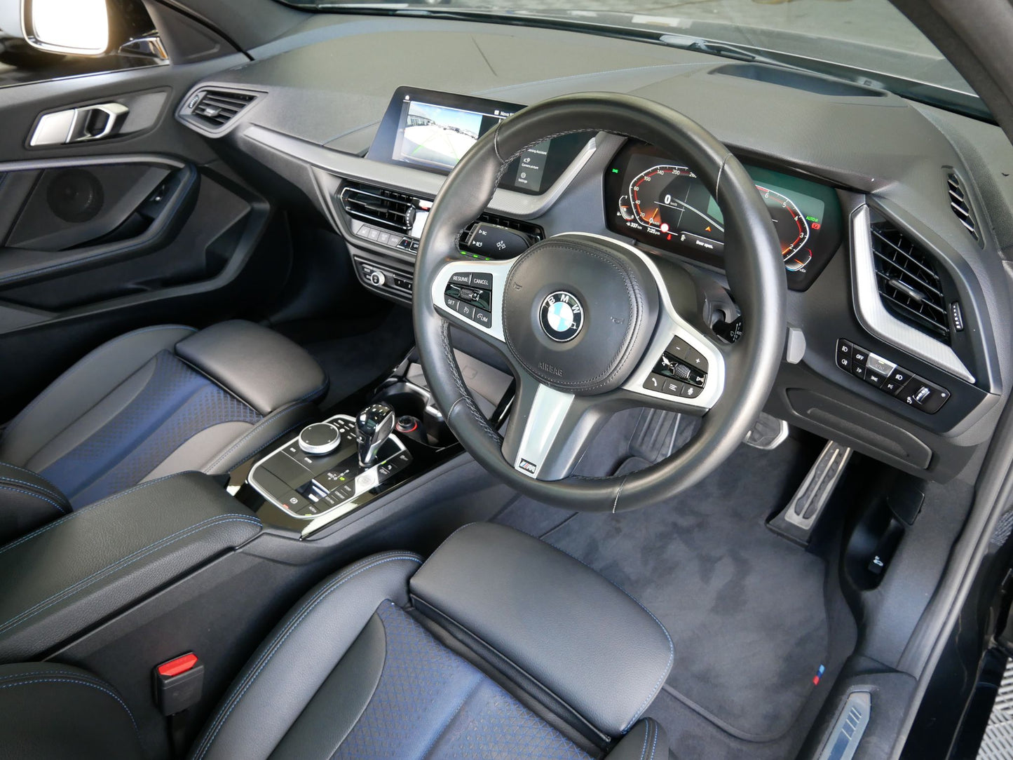 COMPREHENSIVE INTERIOR DETAIL